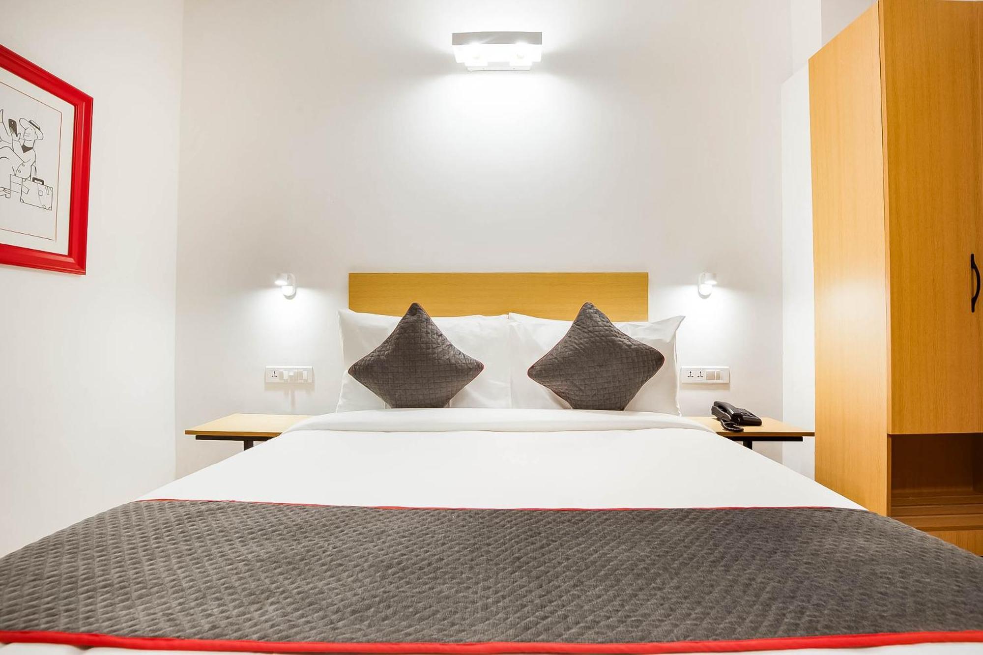 Super Townhouse Lords Inn Regency Mānglia Extérieur photo